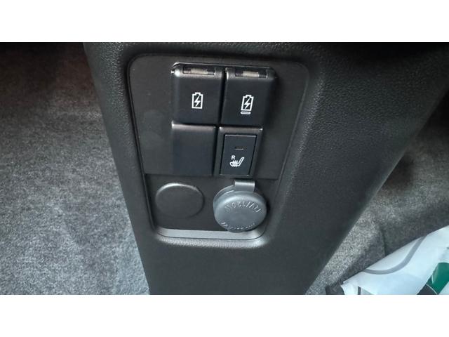 ワゴンＲカスタムＺ ハイブリッドＺＸ　先行車発進お知らせ機能　ハイビームアシスト　デュアルカメラブレーキサポート　誤発進抑制機能　後退時ブレーキサポート　後方誤発進抑制機能（17枚目）