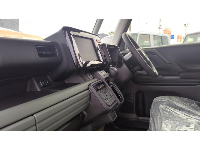 スペーシアギア 　両側電動スライドドア　アイドリングストップ　プッシュスタート　オートエアコン　シートヒーター　クルーズコントロール　レーンアシスト　クリアランスソナー　ベンチシート　ＬＥＤヘッドランプ（6枚目）