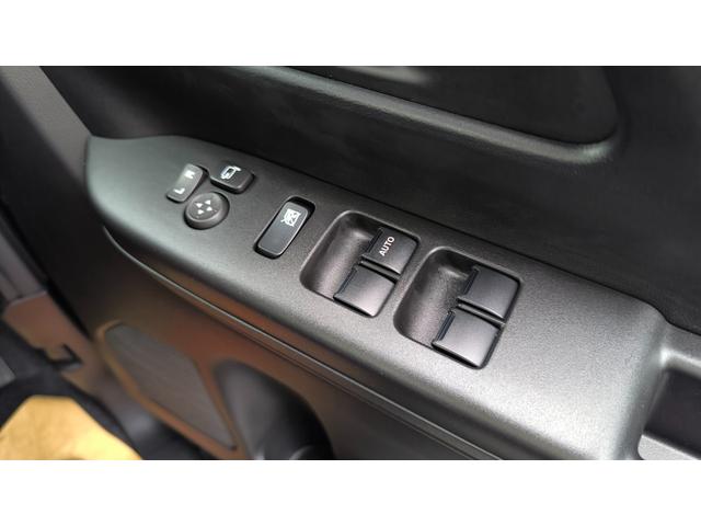 スペーシアギア 　両側電動スライドドア　アイドリングストップ　プッシュスタート　オートエアコン　シートヒーター　クルーズコントロール　レーンアシスト　クリアランスソナー　ベンチシート　ＬＥＤヘッドランプ（39枚目）