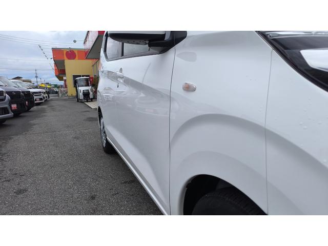 ｅＫワゴン Ｍ　三菱イーアシスト搭載　衝突被害軽減ブレーキ　運転席エアバッグ　助手席エアバッグ　サイドエアバッグ　社外ナビ装着　バックカメラ付き　ＥＴＣ装着　難防止装置付き（53枚目）