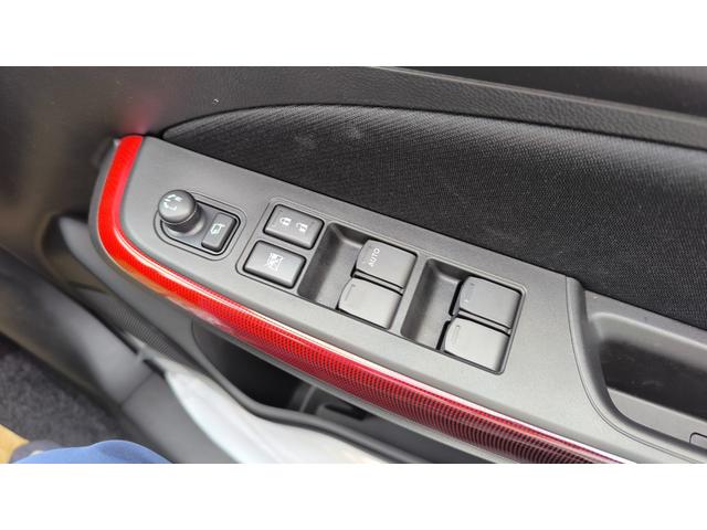 スイフトスポーツ ベースグレード 6速マニュアル ブースタージェットターボエンジン 2本出しマフラー 17インチ純正ホイール 軽量高剛性ボディ スズキセーフティサポート搭載 スイスポ専用シート(44枚目)