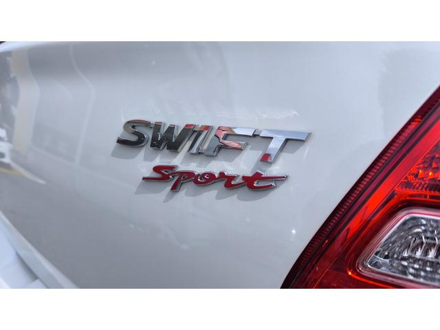 スイフトスポーツ ベースグレード 6速マニュアル ブースタージェットターボエンジン 2本出しマフラー 17インチ純正ホイール 軽量高剛性ボディ スズキセーフティサポート搭載 スイスポ専用シート(50枚目)