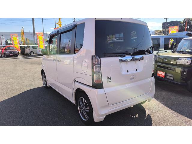 N-BOX G SSパッケージ ホンダ純正メモリーナビ CD/DVD AM/FMラジオ ワンセグTV 両側パワースライドドア ETC バックカメラ ステアリングリモコン スマートキー オートエアコン アイドリングストップ(19枚目)