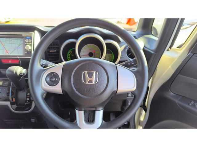 N-BOX G SSパッケージ ホンダ純正メモリーナビ CD/DVD AM/FMラジオ ワンセグTV 両側パワースライドドア ETC バックカメラ ステアリングリモコン スマートキー オートエアコン アイドリングストップ(30枚目)