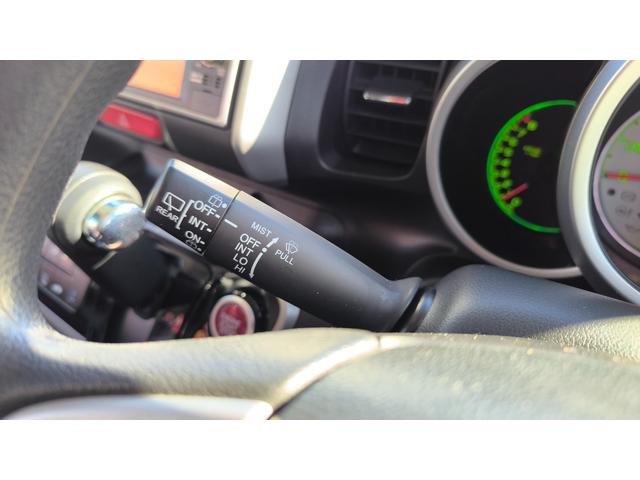 N-BOX G SSパッケージ ホンダ純正メモリーナビ CD/DVD AM/FMラジオ ワンセグTV 両側パワースライドドア ETC バックカメラ ステアリングリモコン スマートキー オートエアコン アイドリングストップ(32枚目)