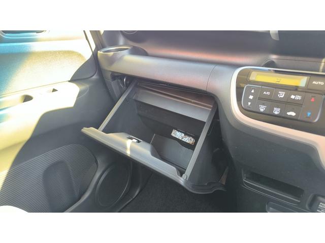 N-BOX G SSパッケージ ホンダ純正メモリーナビ CD/DVD AM/FMラジオ ワンセグTV 両側パワースライドドア ETC バックカメラ ステアリングリモコン スマートキー オートエアコン アイドリングストップ(40枚目)