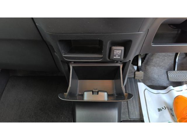 N-BOX G SSパッケージ ホンダ純正メモリーナビ CD/DVD AM/FMラジオ ワンセグTV 両側パワースライドドア ETC バックカメラ ステアリングリモコン スマートキー オートエアコン アイドリングストップ(42枚目)