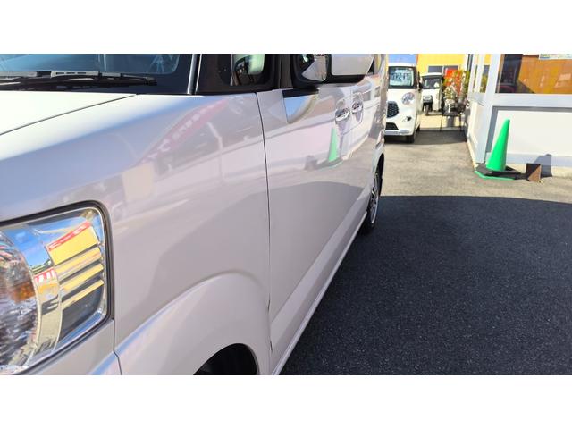 N-BOX G SSパッケージ ホンダ純正メモリーナビ CD/DVD AM/FMラジオ ワンセグTV 両側パワースライドドア ETC バックカメラ ステアリングリモコン スマートキー オートエアコン アイドリングストップ(52枚目)