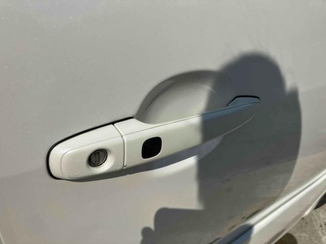 エスティマ アエラス　４ＷＤ　オートクルーズコントロール　両側電動スライドドア　オートライト　ＨＩＤ　電動リアゲート　スマートキー　電動格納ミラー　ＣＶＴ　アルミホイール　盗難防止システム　衝突安全ボディ　ＡＢＳ　エアコン（28枚目）