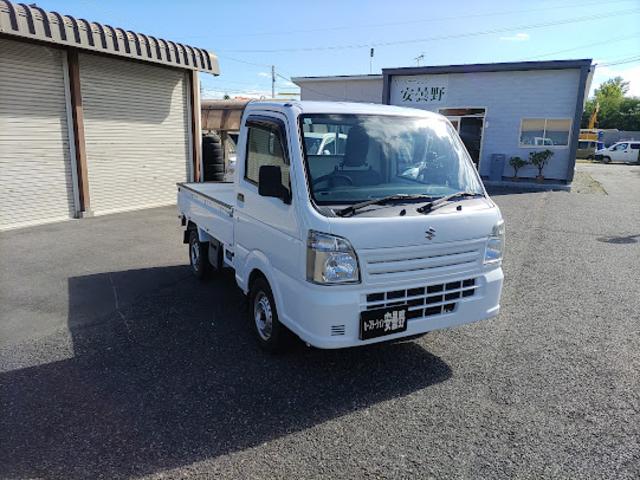 キャリイトラック KCエアコン・パワステ 4WD 5速MT エアコン パワステ 荷台マット ドアバイザー付 AM/FMラジオ 内外装クリーニング済み 走行57,000km台 車検令和8年9月迄(3枚目)