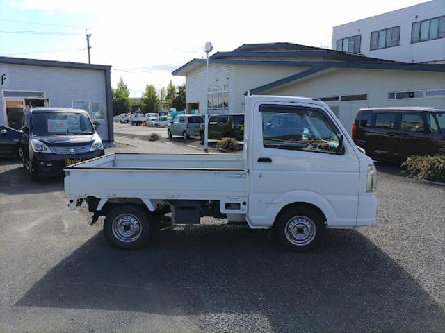 キャリイトラック KCエアコン・パワステ 4WD 5速MT エアコン パワステ 荷台マット ドアバイザー付 AM/FMラジオ 内外装クリーニング済み 走行57,000km台 車検令和8年9月迄(6枚目)