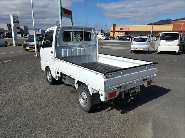 キャリイトラック KCエアコン・パワステ 4WD 5速MT エアコン パワステ 荷台マット ドアバイザー付 AM/FMラジオ 内外装クリーニング済み 走行57,000km台 車検令和8年9月迄(9枚目)