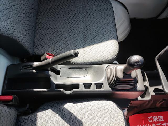 キャリイトラック KCエアコン・パワステ 4WD 5速MT エアコン パワステ 荷台マット ドアバイザー付 AM/FMラジオ 内外装クリーニング済み 走行57,000km台 車検令和8年9月迄(21枚目)