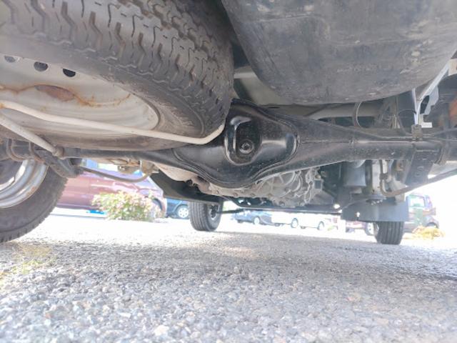 キャリイトラック KCエアコン・パワステ 4WD 5速MT エアコン パワステ 荷台マット ドアバイザー付 AM/FMラジオ 内外装クリーニング済み 走行57,000km台 車検令和8年9月迄(33枚目)