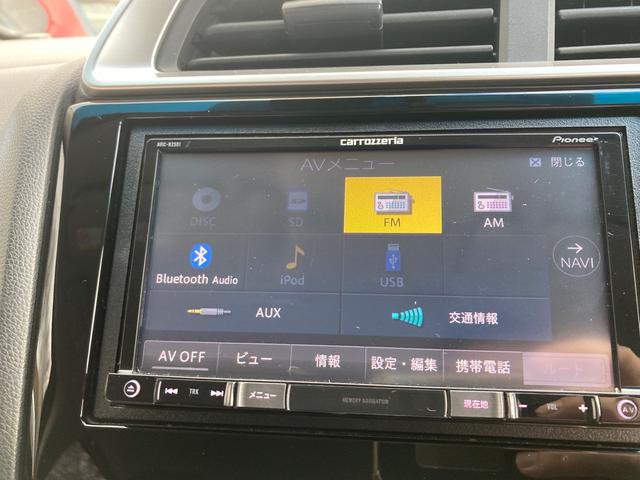 フィット １３Ｇ・Ｆ　４ＷＤ　ナビ　バックカメラ　ＣＤ／ＤＶＤ／Ｂｌｕｅｔｏｏｔｈ接続可　ＥＴＣ車載器　プッシュスタート　オートエアコン　横滑り防止　レーンアシスト　電動格納ドアミラー　走行距離８．１万キロ（29枚目）