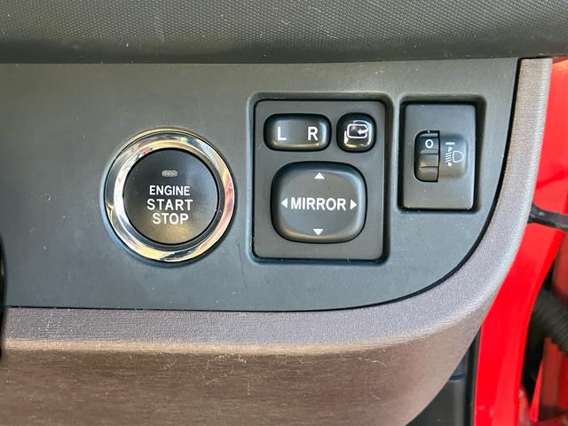 iQ 100G メモリーナビ 地デジTV Bluetoothオーディオ DVD再生 ドライブレコーダー ETC バックカメラ プッシュスタートエンジン キーレス 15インチアルミホイール(31枚目)