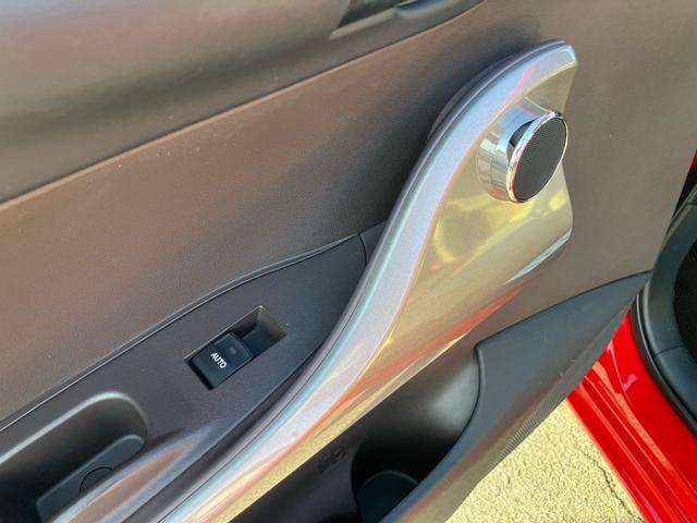 iQ 100G メモリーナビ 地デジTV Bluetoothオーディオ DVD再生 ドライブレコーダー ETC バックカメラ プッシュスタートエンジン キーレス 15インチアルミホイール(56枚目)