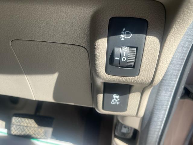 Ｎ－ＢＯＸ Ｇ・Ｌパッケージ　スマートキー　左オートスライドドア　オートエアコン　ＣＤデッキ　エアバック　ＡＢＳ　衝突軽減ボディ　社外アルミ　フル装備（18枚目）