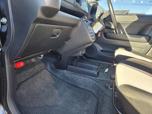 プレオプラス F スマートアシスト 横滑り防止 キーレスエントリー ABS 4WD アイドリングストップ 衝突軽減システム 寒冷地仕様 オートマチックハイビーム(18枚目)