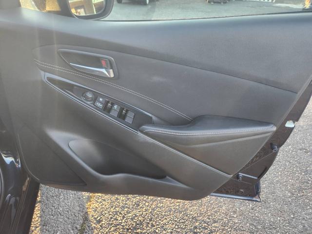 デミオ 15Sツーリング クリアランスソナー LEDヘッドランプ スマートキー 衝突被害軽減システム 盗難防止 Bluetooth接続 シートヒーター アイドリングストップ Bカメラ 4WD オートエアコン ETC(32枚目)