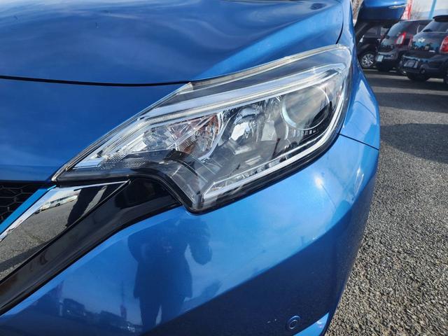 ノート e-パワー X ナビTV バックカメラ スタッドレスタイヤ付き アラウンドビューモニター プッシュスタート インテリジェントキー オートエアコン 横滑り防止 衝突被害軽減システム レーンアシスト 電動格納ドアミラー(5枚目)