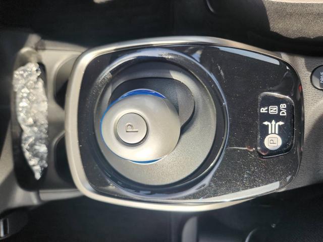 ノート e-パワー X ナビTV バックカメラ スタッドレスタイヤ付き アラウンドビューモニター プッシュスタート インテリジェントキー オートエアコン 横滑り防止 衝突被害軽減システム レーンアシスト 電動格納ドアミラー(18枚目)