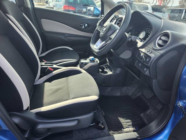 ノート e-パワー X ナビTV バックカメラ スタッドレスタイヤ付き アラウンドビューモニター プッシュスタート インテリジェントキー オートエアコン 横滑り防止 衝突被害軽減システム レーンアシスト 電動格納ドアミラー(24枚目)