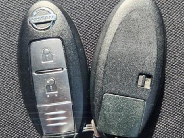 ノート e-パワー X ナビTV バックカメラ スタッドレスタイヤ付き アラウンドビューモニター プッシュスタート インテリジェントキー オートエアコン 横滑り防止 衝突被害軽減システム レーンアシスト 電動格納ドアミラー(40枚目)