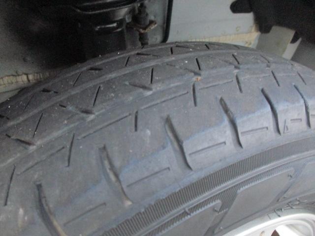 サンバーバン パートタイム４ＷＤ　ＣＤラジオ　両側スライドドア　貨物車　パートタイム４ＷＤ　４ＡＴ（23枚目）