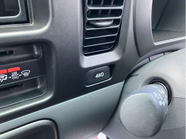 サンバーバン パートタイム４ＷＤ　ＣＤラジオ　両側スライドドア　貨物車　パートタイム４ＷＤ　４ＡＴ（31枚目）