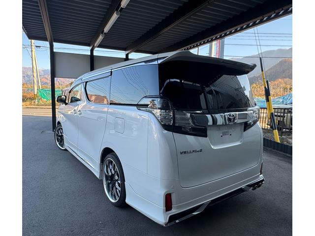 ヴェルファイア ２．５Ｚ　Ａエディション　モデリスタエアロ・ＴＲＤ足廻・２０インチアルミ・アルパインナビＴＶ／ブルートゥースオーディオ・バックカメラ・後席モニター・両側パワースライドドア・黒革調シートカバー（10枚目）