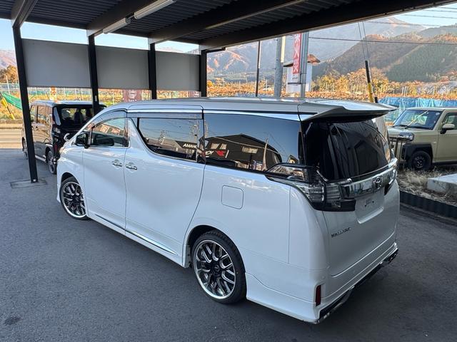 ヴェルファイア ２．５Ｚ　Ａエディション　モデリスタエアロ・ＴＲＤ足廻・２０インチアルミ・アルパインナビＴＶ／ブルートゥースオーディオ・バックカメラ・後席モニター・両側パワースライドドア・黒革調シートカバー（11枚目）