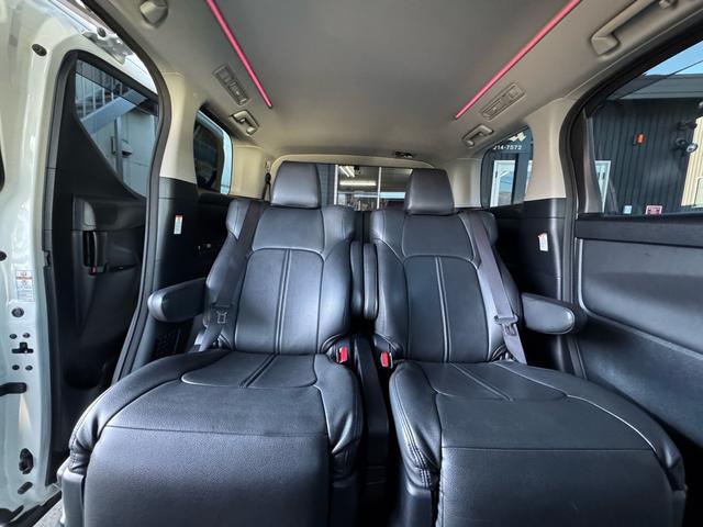 ヴェルファイア ２．５Ｚ　Ａエディション　モデリスタエアロ・ＴＲＤ足廻・２０インチアルミ・アルパインナビＴＶ／ブルートゥースオーディオ・バックカメラ・後席モニター・両側パワースライドドア・黒革調シートカバー（18枚目）