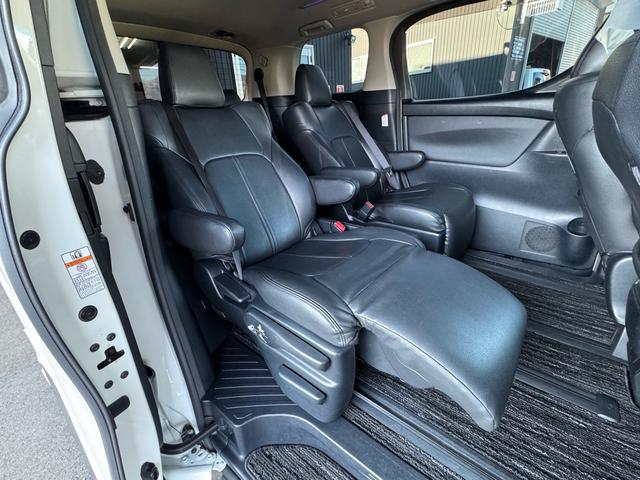 ヴェルファイア ２．５Ｚ　Ａエディション　モデリスタエアロ・ＴＲＤ足廻・２０インチアルミ・アルパインナビＴＶ／ブルートゥースオーディオ・バックカメラ・後席モニター・両側パワースライドドア・黒革調シートカバー（19枚目）