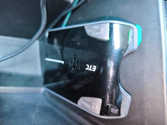 休日役立つＥＴＣがついていますので遠出も安心ですね。