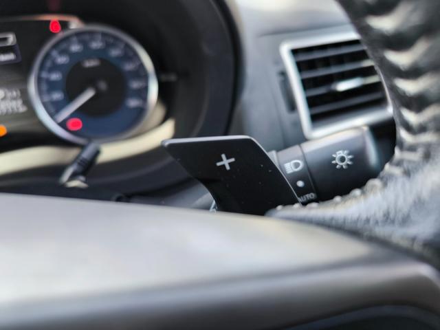 パドルシフトも付いております。