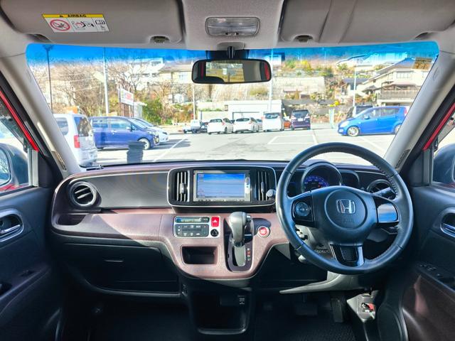 Ｎ－ＯＮＥ プレミアム　ワンオーナー　純正ナビ　テレビ　バックカメラ　インテリキー　純正アルミ　アイドリングストップ　車検整備付き　一年間保証付き　記録簿付き　ツートンカラー（10枚目）