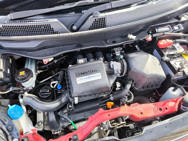 Ｎ－ＯＮＥ プレミアム　ワンオーナー　純正ナビ　テレビ　バックカメラ　インテリキー　純正アルミ　アイドリングストップ　車検整備付き　一年間保証付き　記録簿付き　ツートンカラー（20枚目）