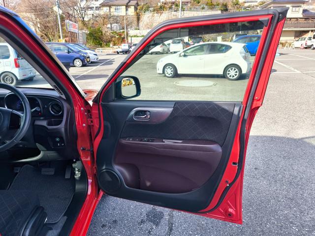 Ｎ－ＯＮＥ プレミアム　ワンオーナー　純正ナビ　テレビ　バックカメラ　インテリキー　純正アルミ　アイドリングストップ　車検整備付き　一年間保証付き　記録簿付き　ツートンカラー（26枚目）