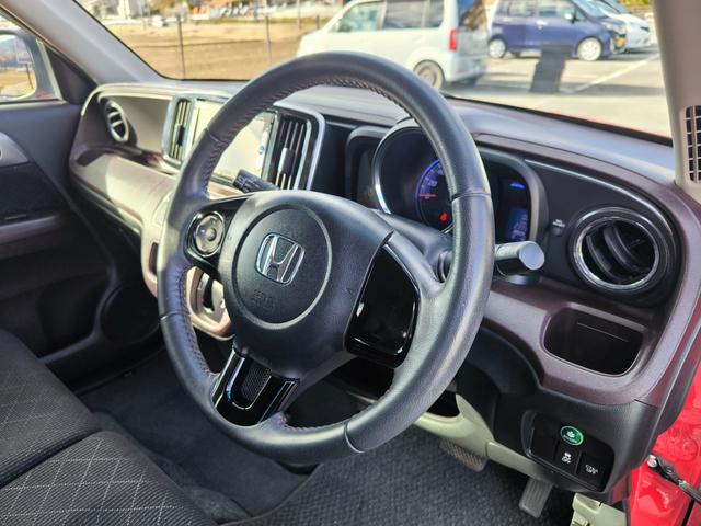 Ｎ－ＯＮＥ プレミアム　ワンオーナー　純正ナビ　テレビ　バックカメラ　インテリキー　純正アルミ　アイドリングストップ　車検整備付き　一年間保証付き　記録簿付き　ツートンカラー（27枚目）