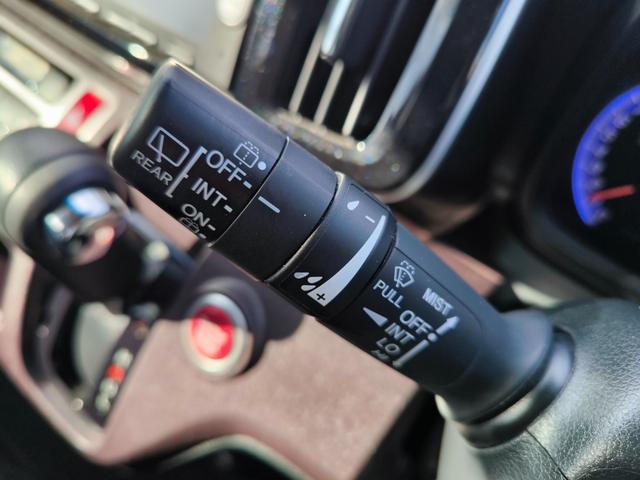 Ｎ－ＯＮＥ プレミアム　ワンオーナー　純正ナビ　テレビ　バックカメラ　インテリキー　純正アルミ　アイドリングストップ　車検整備付き　一年間保証付き　記録簿付き　ツートンカラー（46枚目）