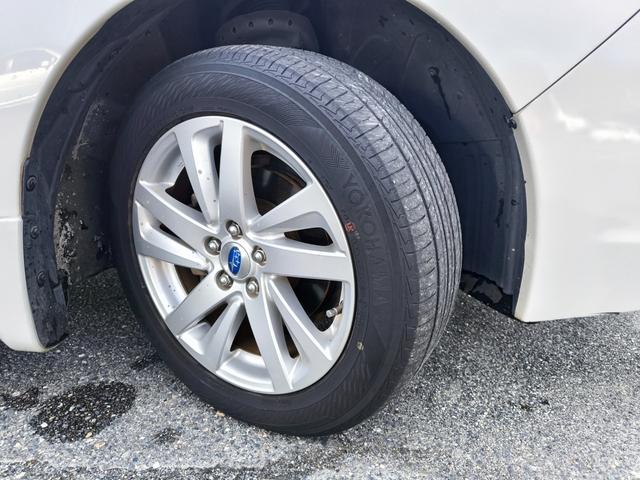 アルミホイールを履いています。タイヤの山も是非確認ください。