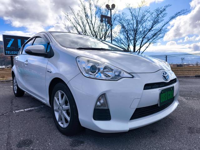 アクア Ｇ　純正ナビ　テレビ　バックモニター　ＥＴＣ　インテリキー　純正アルミ　アイドリングストップ　一年間保証付き　記録簿付き　車検整備付き（3枚目）