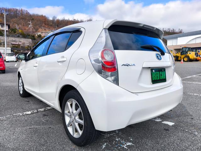 アクア Ｇ　純正ナビ　テレビ　バックモニター　ＥＴＣ　インテリキー　純正アルミ　アイドリングストップ　一年間保証付き　記録簿付き　車検整備付き（7枚目）