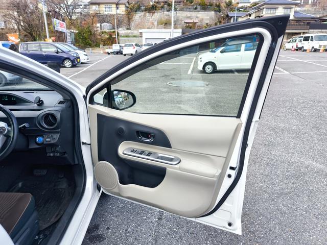 アクア Ｇ　純正ナビ　テレビ　バックモニター　ＥＴＣ　インテリキー　純正アルミ　アイドリングストップ　一年間保証付き　記録簿付き　車検整備付き（27枚目）