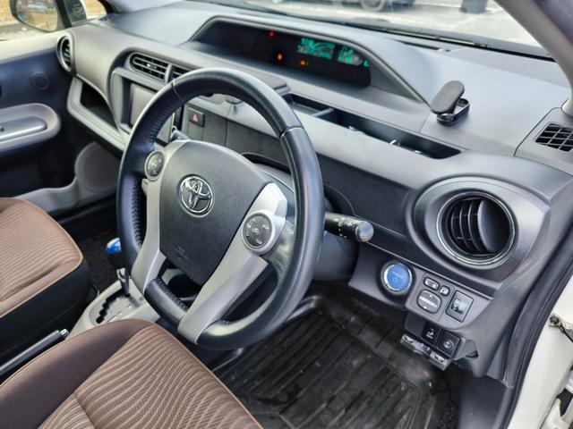 アクア Ｇ　純正ナビ　テレビ　バックモニター　ＥＴＣ　インテリキー　純正アルミ　アイドリングストップ　一年間保証付き　記録簿付き　車検整備付き（28枚目）