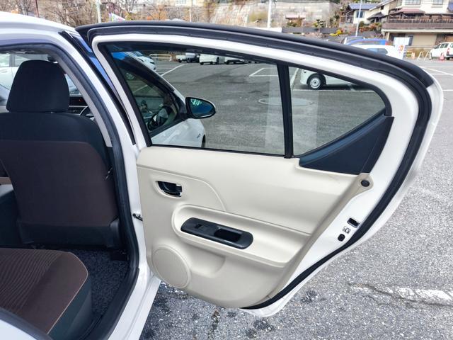 アクア Ｇ　純正ナビ　テレビ　バックモニター　ＥＴＣ　インテリキー　純正アルミ　アイドリングストップ　一年間保証付き　記録簿付き　車検整備付き（33枚目）