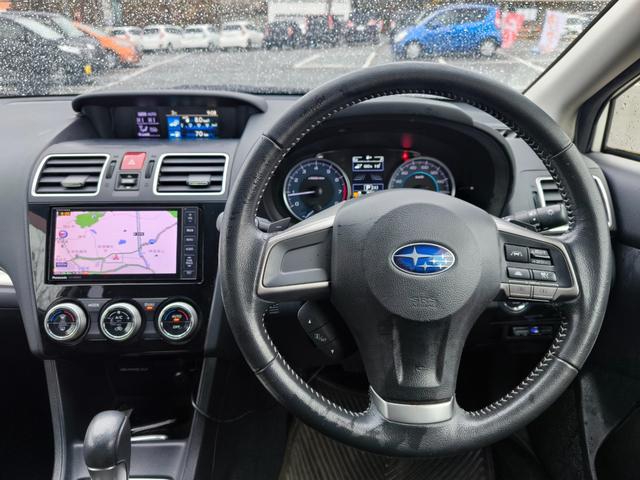 インプレッサスポーツ 　４ＷＤ　純正ナビ　テレビ　バックモニター　ＥＴＣ　インテリキー　衝突軽減ブレーキ　アイドリングストップ　一年間保証付き　車検整備付き　純正アルミ（9枚目）