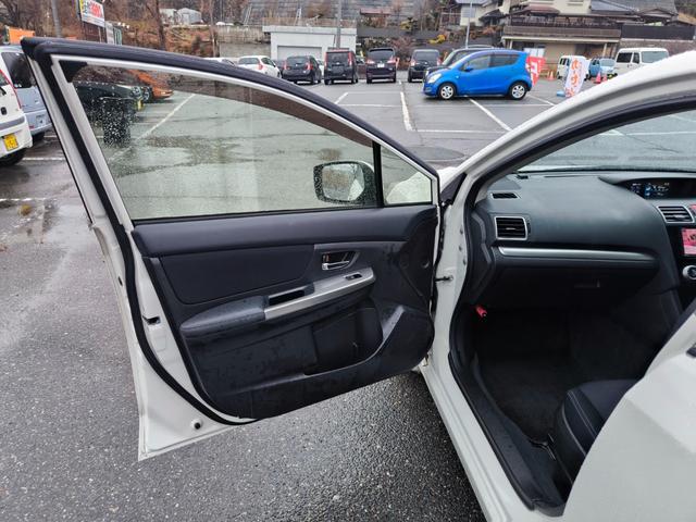 インプレッサスポーツ 　４ＷＤ　純正ナビ　テレビ　バックモニター　ＥＴＣ　インテリキー　衝突軽減ブレーキ　アイドリングストップ　一年間保証付き　車検整備付き　純正アルミ（30枚目）