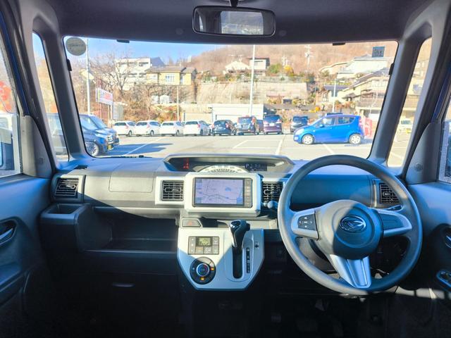 �t�����g�K���X���傫���đO�����F�����ǍD�ł��B����n�X�C�b�`�ނ��g���₷���z�u����Ă��܂��B